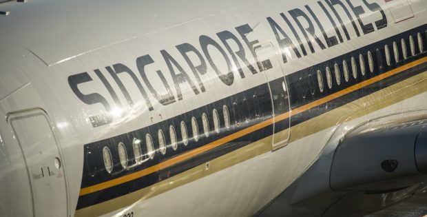 A350 Singapore Airlines al amanecer.